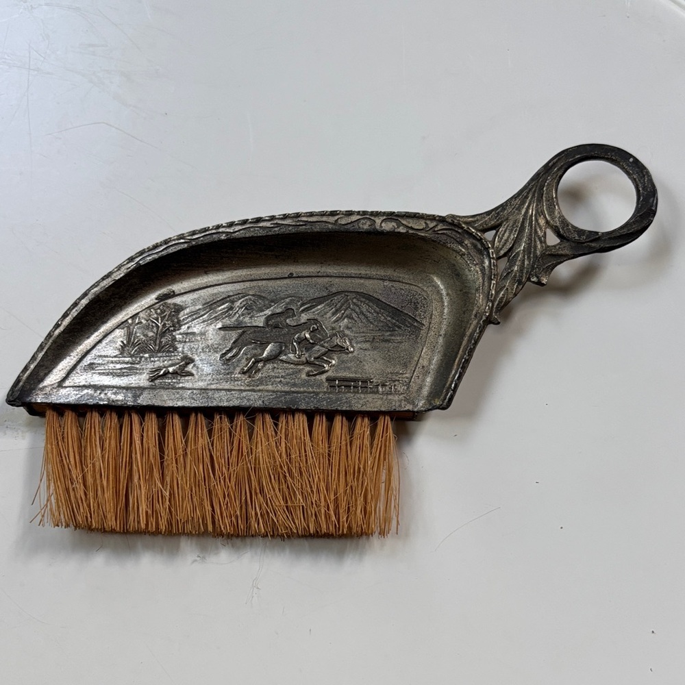 Vintage table crumb catcher equestrian horse riding Silver Dustpan and Brush Set - Picture 4 of 9